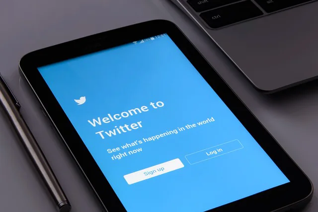 掌握全球对话:Twitter实时翻译功能解读